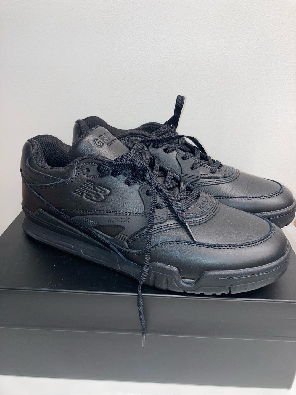 NEW BALANCE NUMERIC X GRAND COLLECTION 770 IN BLACK/BLACK